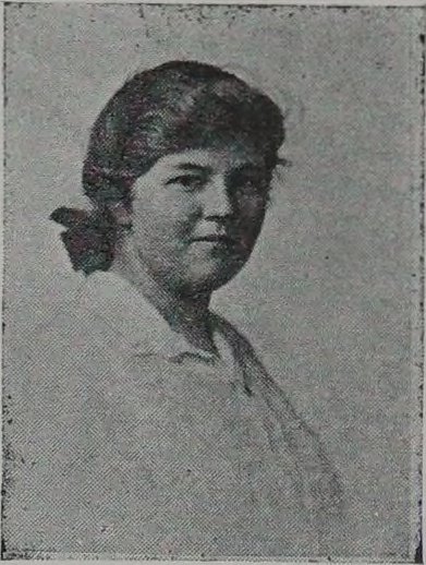 Yearbook portrait of Dorothy Weinschenk, Cambridge High and Latin School, class of 1915