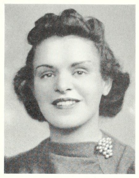 Portrait of Edna Mae Smith, Worcester State Teachers College, class of 1939