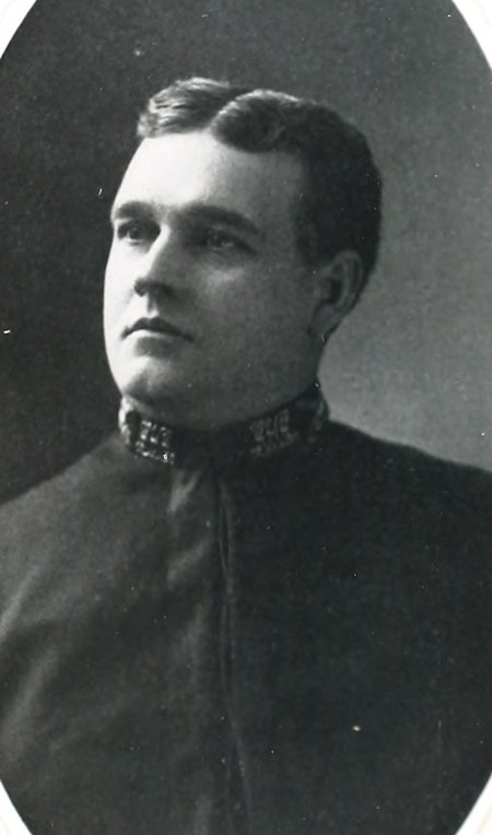 Portrait of Willis C. Bates, Ancient and Honorable Artillery Company of Massachusetts (Souvenir Portrait Album, 1903), member, ancient and honorable artillery company, 1903