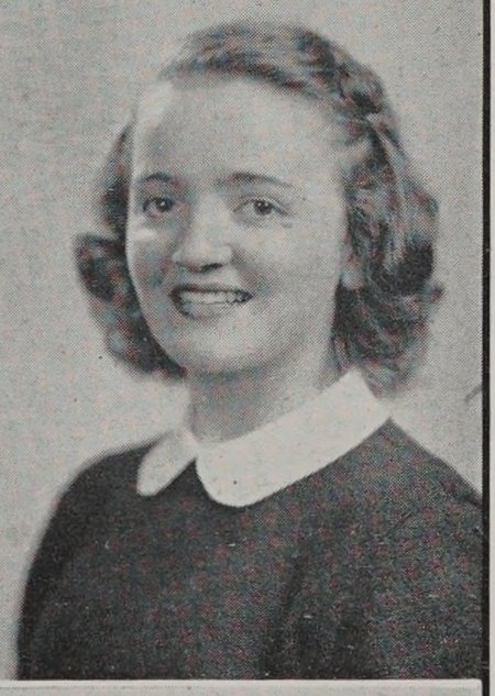 Portrait of Agnes E. Mahoney, Technical High School, class of 1944